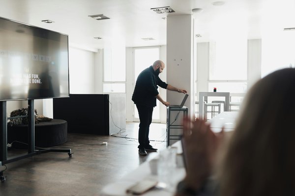 What Are the Emerging Trends Transforming the Future of UK Businesses?